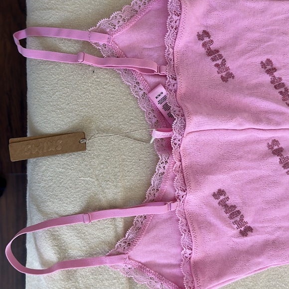 Brand new SKIMS valentines collection - Picture 2 of 5